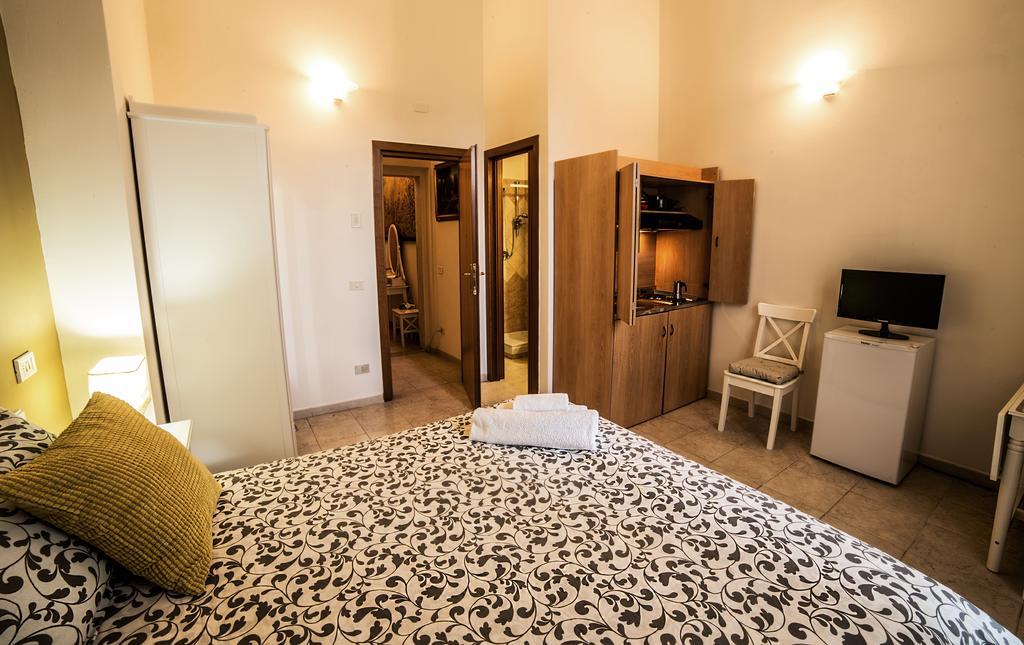 B&B Germinario Trani Bagian luar foto