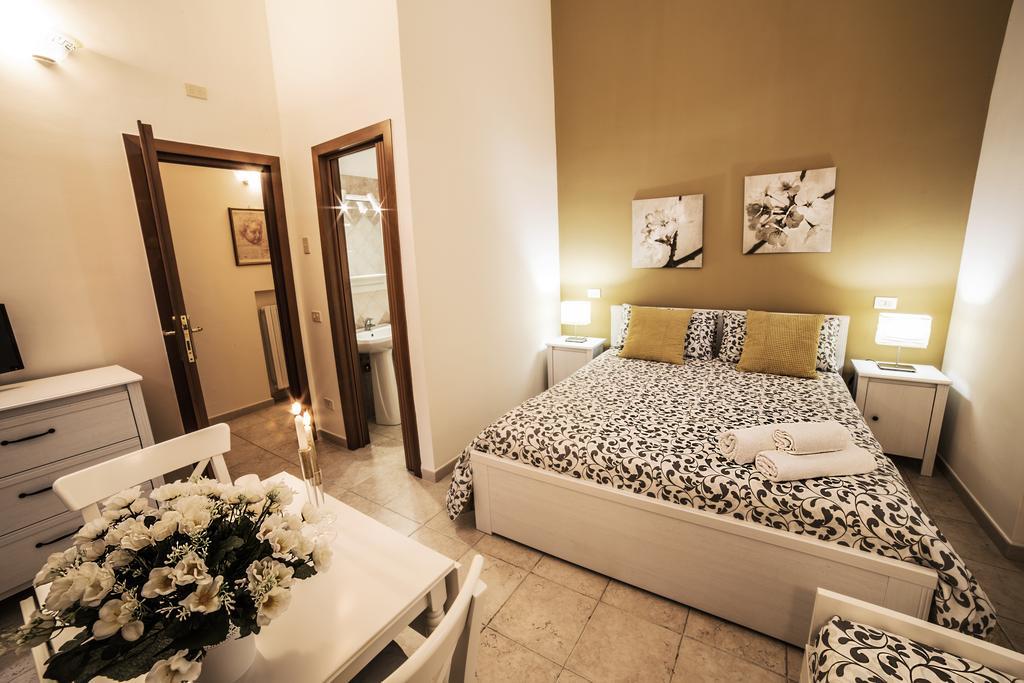 B&B Germinario Trani Bagian luar foto