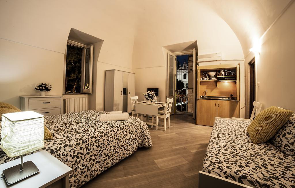 B&B Germinario Trani Bagian luar foto