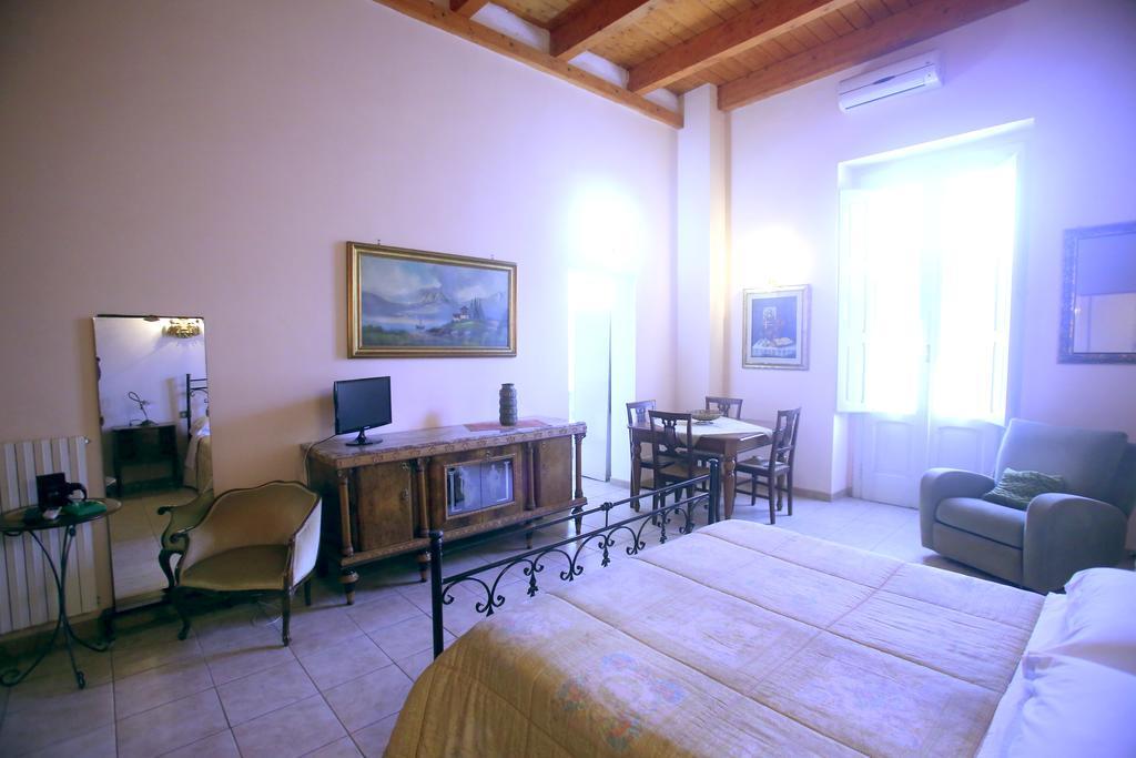 B&B Germinario Trani Bagian luar foto